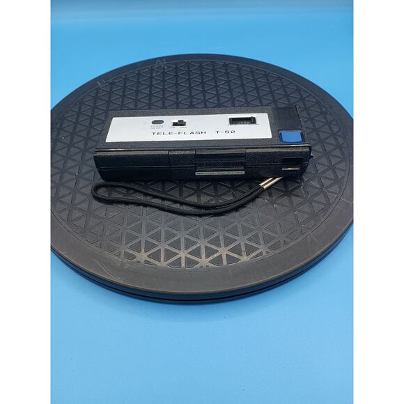 VINTAGE 1970s CONTINENTAL TELE-FLASH T-52 CAMERA - Picture 2 of 7